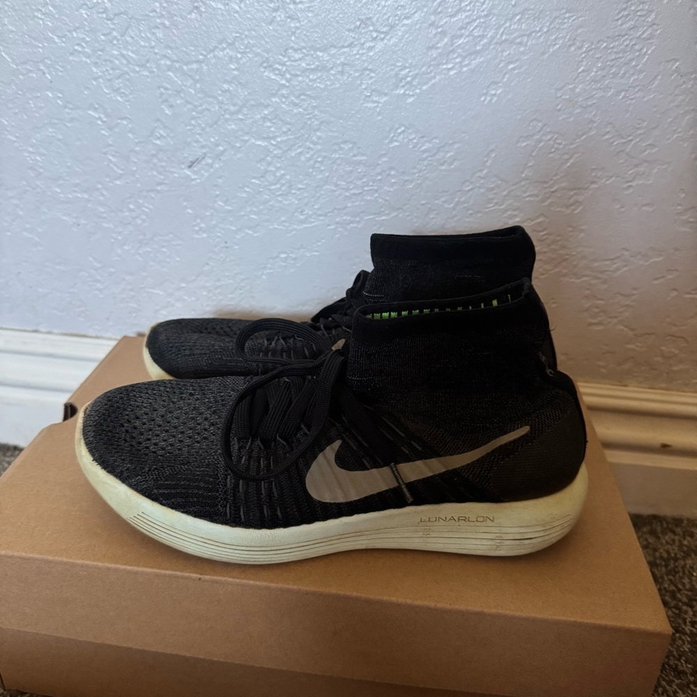 Nike lunarepic women’s sneakers black *rare* *deadstock*